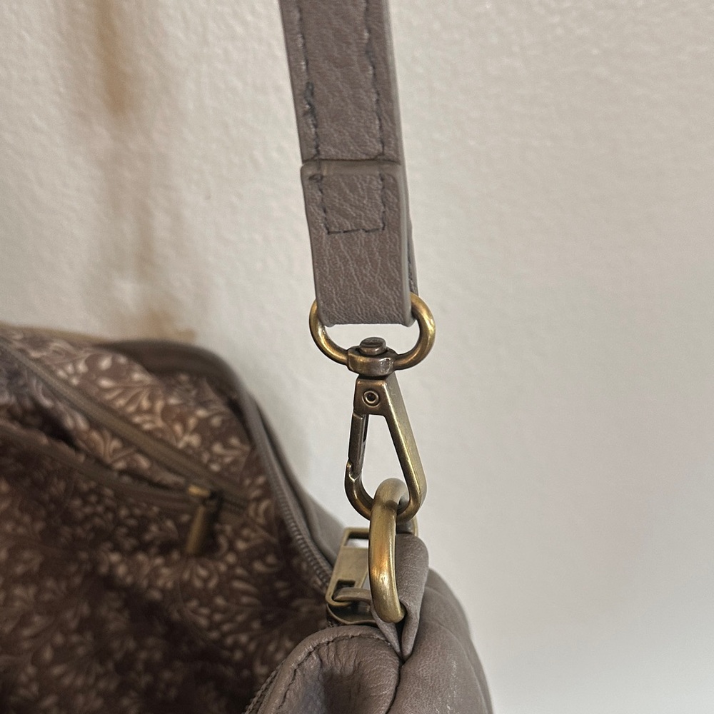 Pebbled Crossbody Bag in Stone Grey - Picture 4 of 7